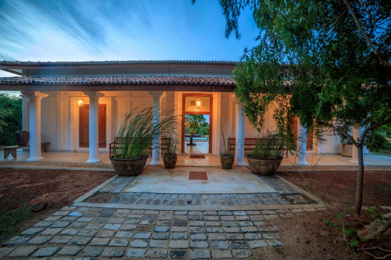 Treasure Rock Bed & Breakfast Kirinda  Dış mekan fotoğraf
